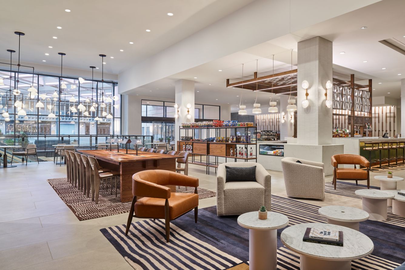Sheraton Denver Downtown: Eating and Bar